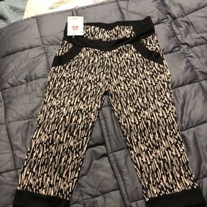 Black and white zebra print cotton/spandex Capri